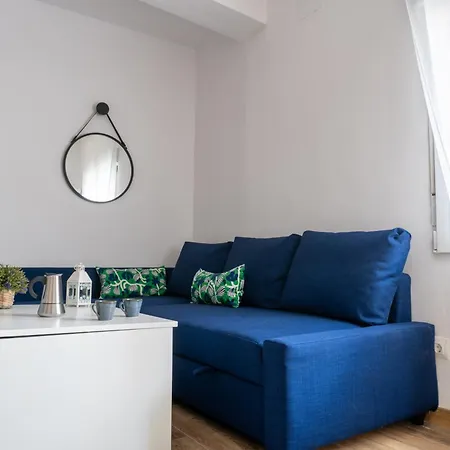Estudio Completo A Estrenar En Triana *