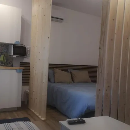 Appartamento Estudio Completo A Estrenar En Triana *